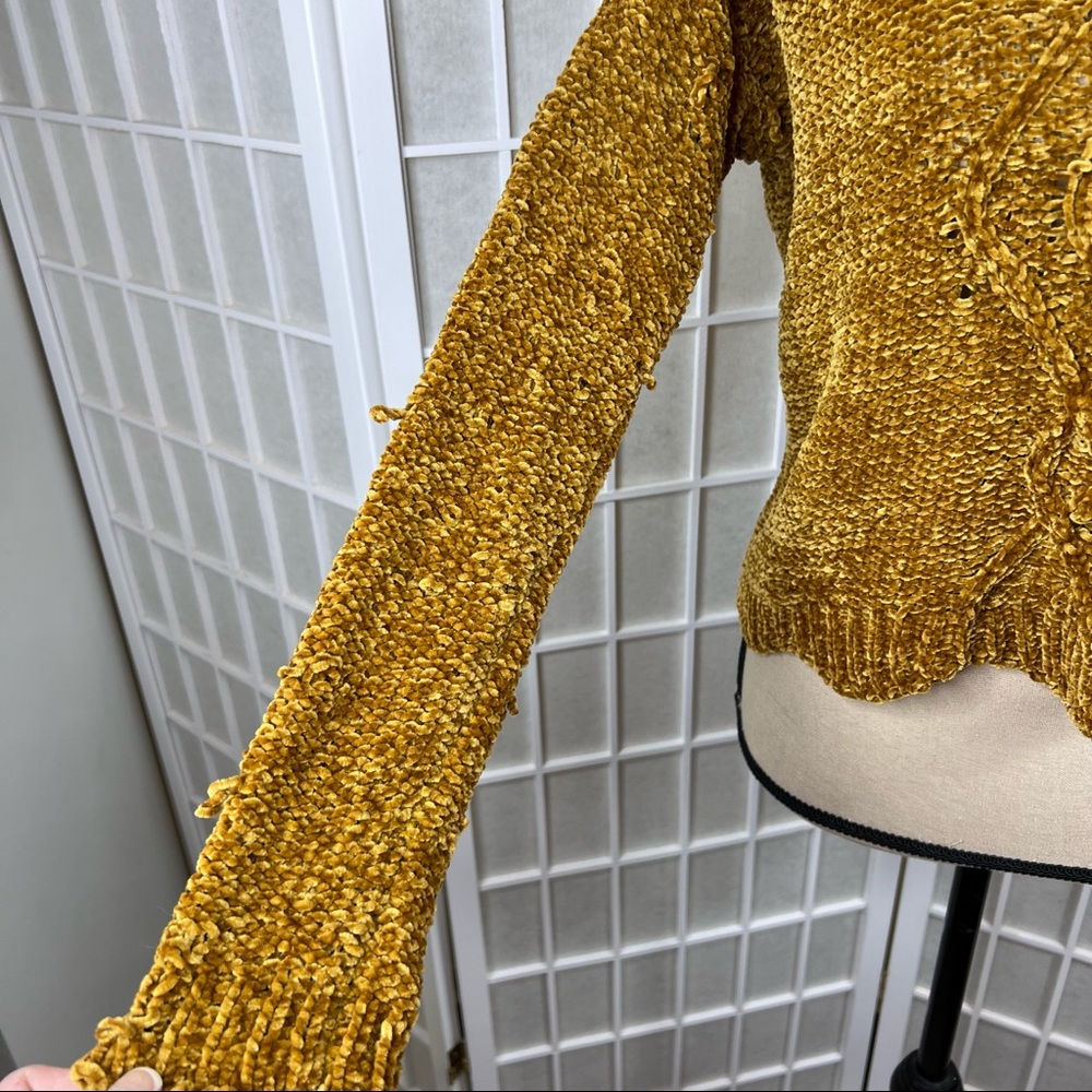 LOVE ON A HANGER Mustard Yellow Popcorn Knit Sweater | Size Small - Picture 6 of 11